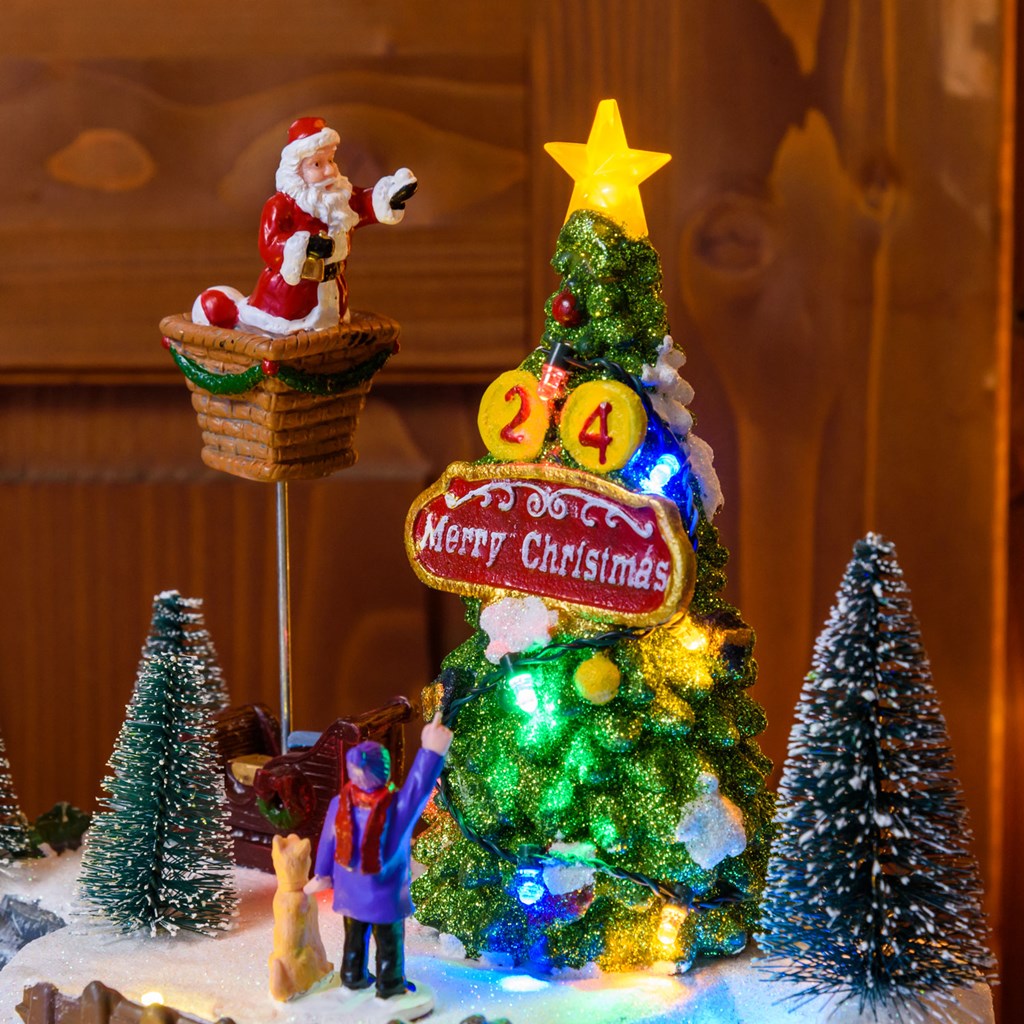 Villaggio di Natale – Albero e Babbo che lo decora in movimento – h 22 cm